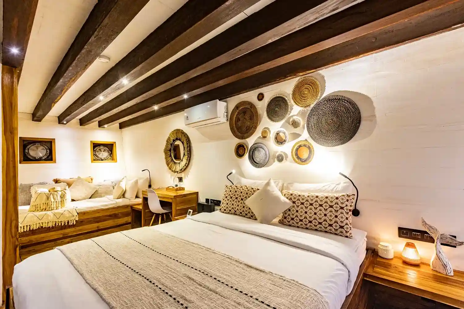 Best Komodo Cabins and Liveaboard Boats