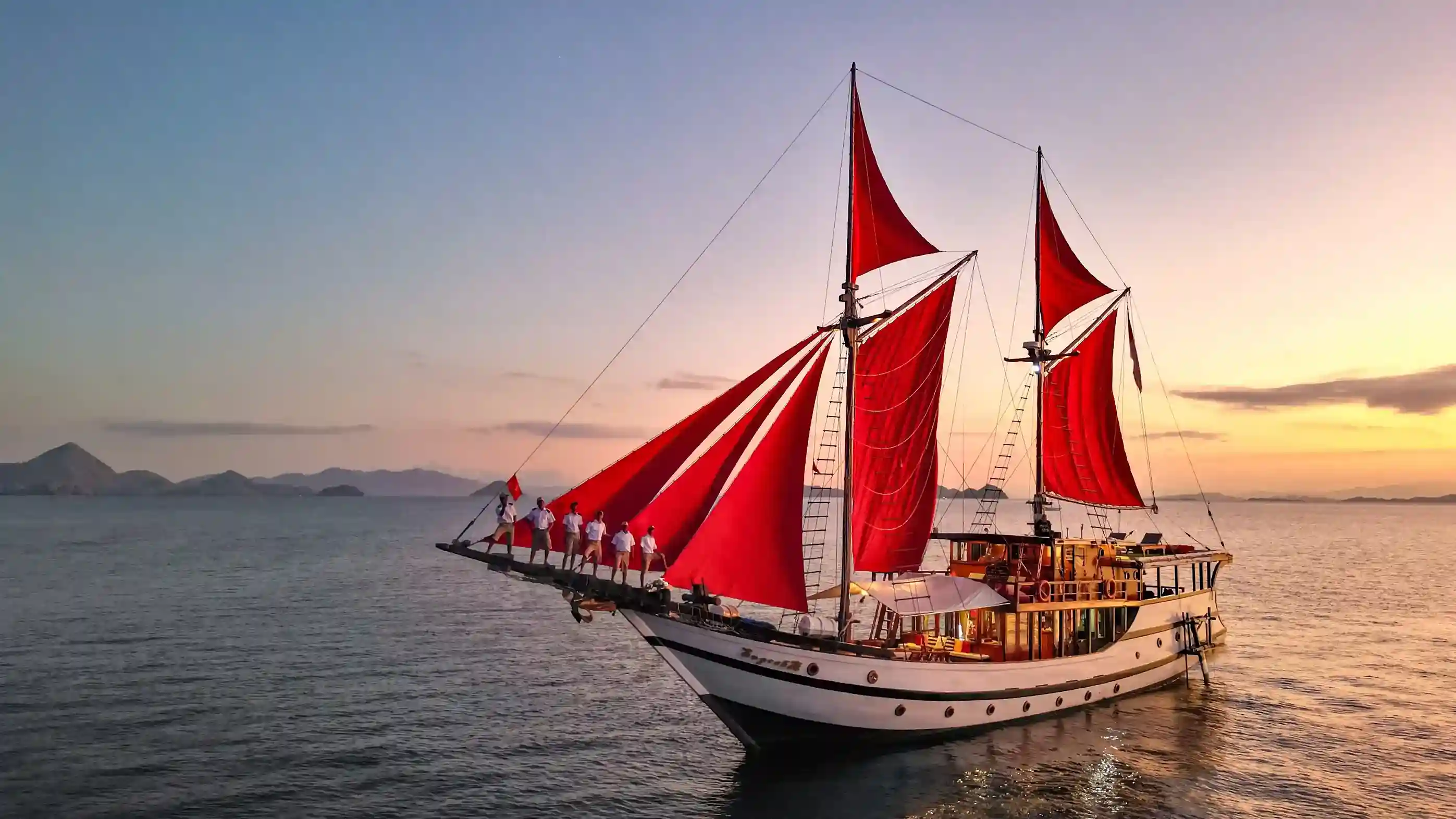 Weather, Waves and Sea Conditions in Komodo